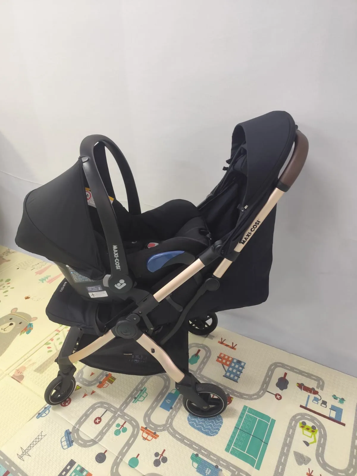 Travel System Carrinho Eva + Bebê Conforto Citi + Adaptador Maxi Cosi
